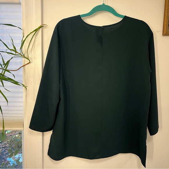 Two Uniqlo long sleeve large tops blouses - Picture 4 of 7